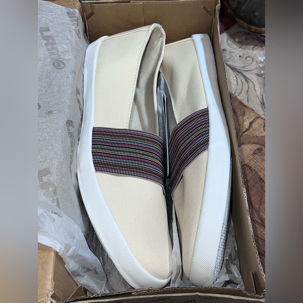 New Women’s Lamo EW1804 Beige Akira Slip-on Canvas Shoes With Elastic